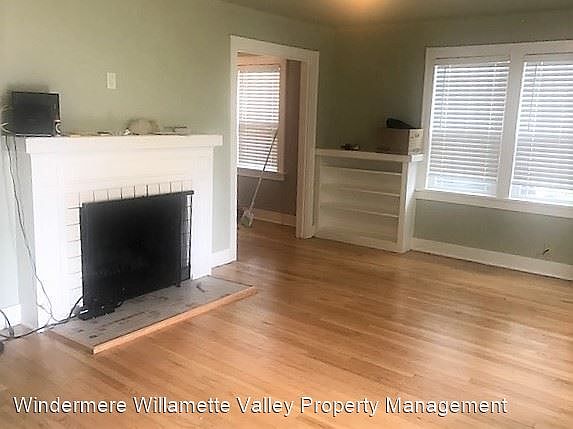 5th image of 2613 NW Grant Ave APT 1