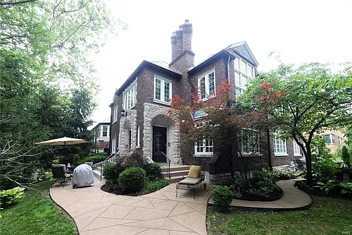 7572-74 York Photo 1