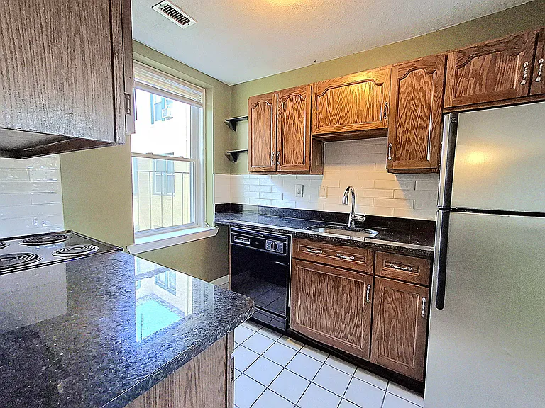 1427 Commonwealth Ave #405 — Photo 9