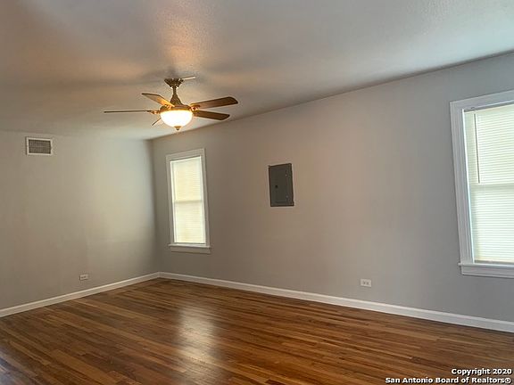 3rd image of 907 Donaldson Ave #3