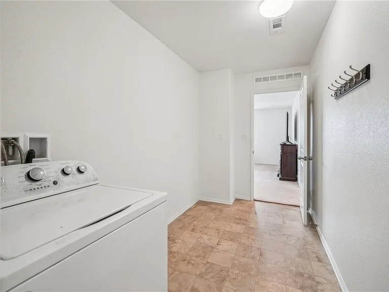 7153 Gypsum Dr — Photo 23