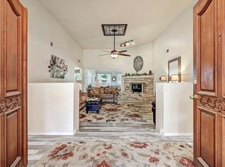 355 Esperanza Dr, Bosque Farms, NM 87068