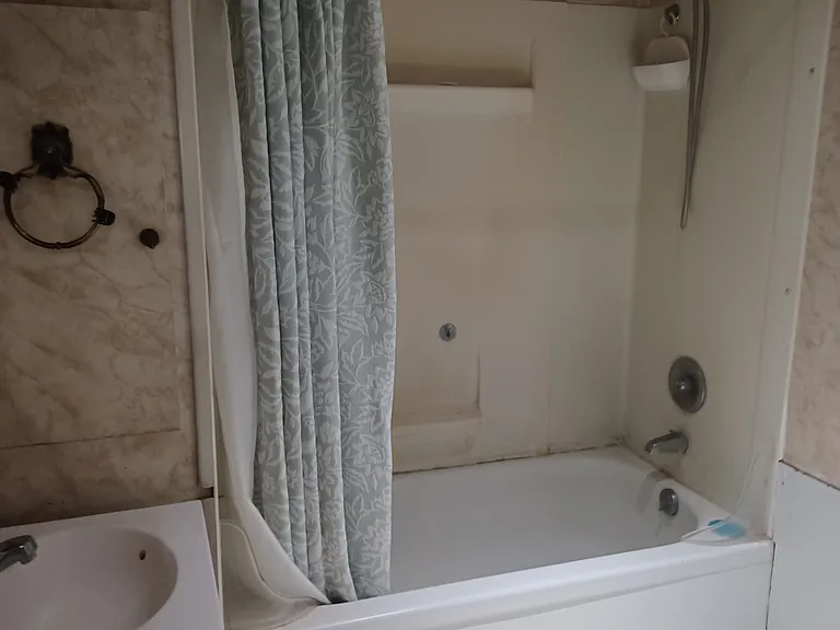313 Alamosa Ave — Photo 8