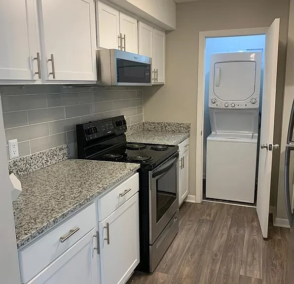 Madison Landing at Research Park and the Cottages — Photo 53