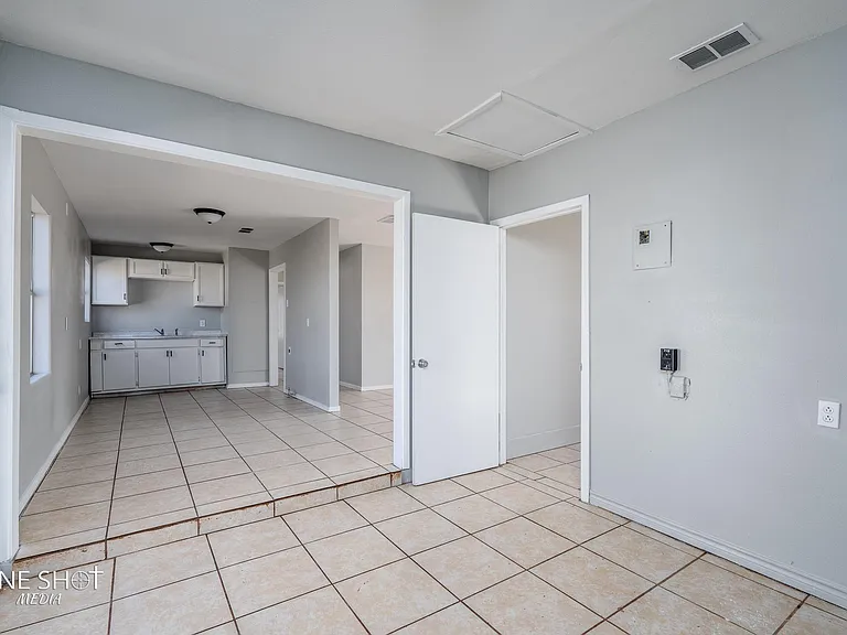 5226 Questa Dr — Photo 15