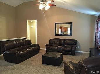 4th image of 849 Greenbriar Ct