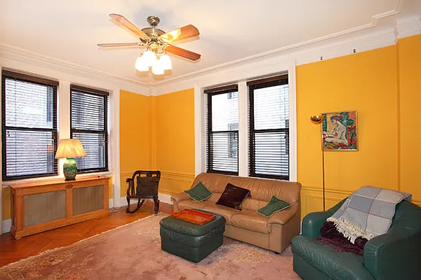 Sold by RE/MAX Town & Country | media 27