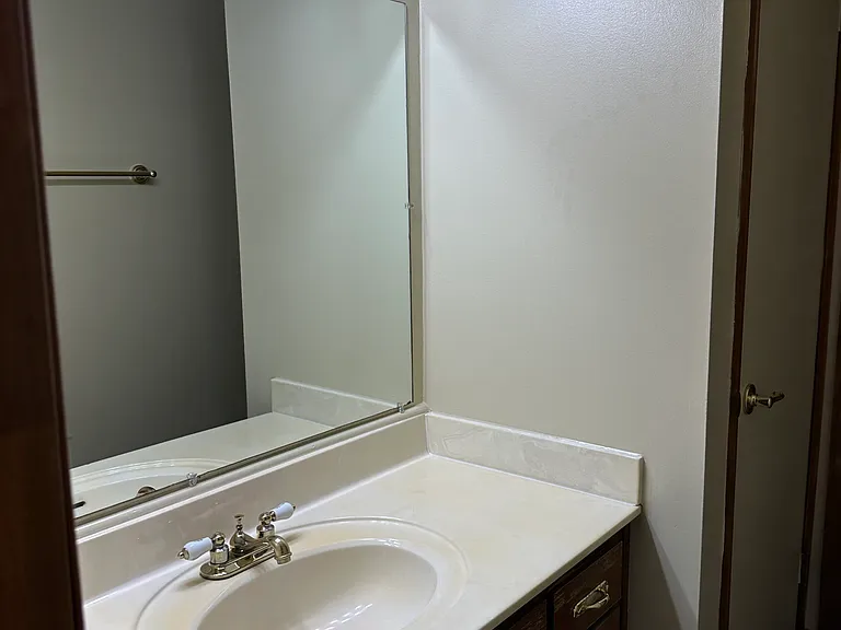 Upstairs full bathroom