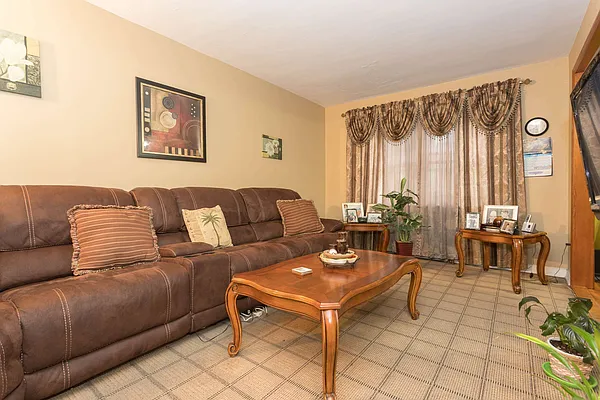 Sold by Compass | media 6