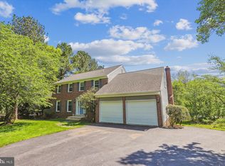 9907 Rosewood Hill Cir, Vienna, VA 22182