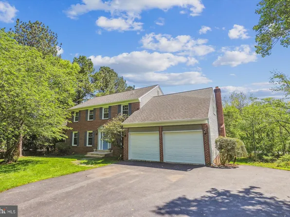 9907 Rosewood Hill Cir, Vienna, VA 22182