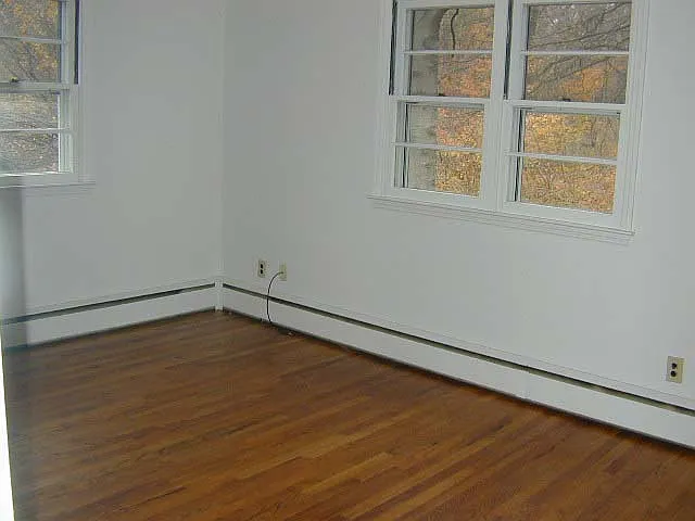 409 N Lynn Dr — Photo 1