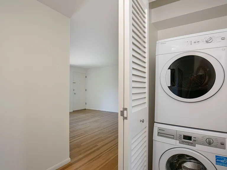 Engine House Apartments — Photo 7