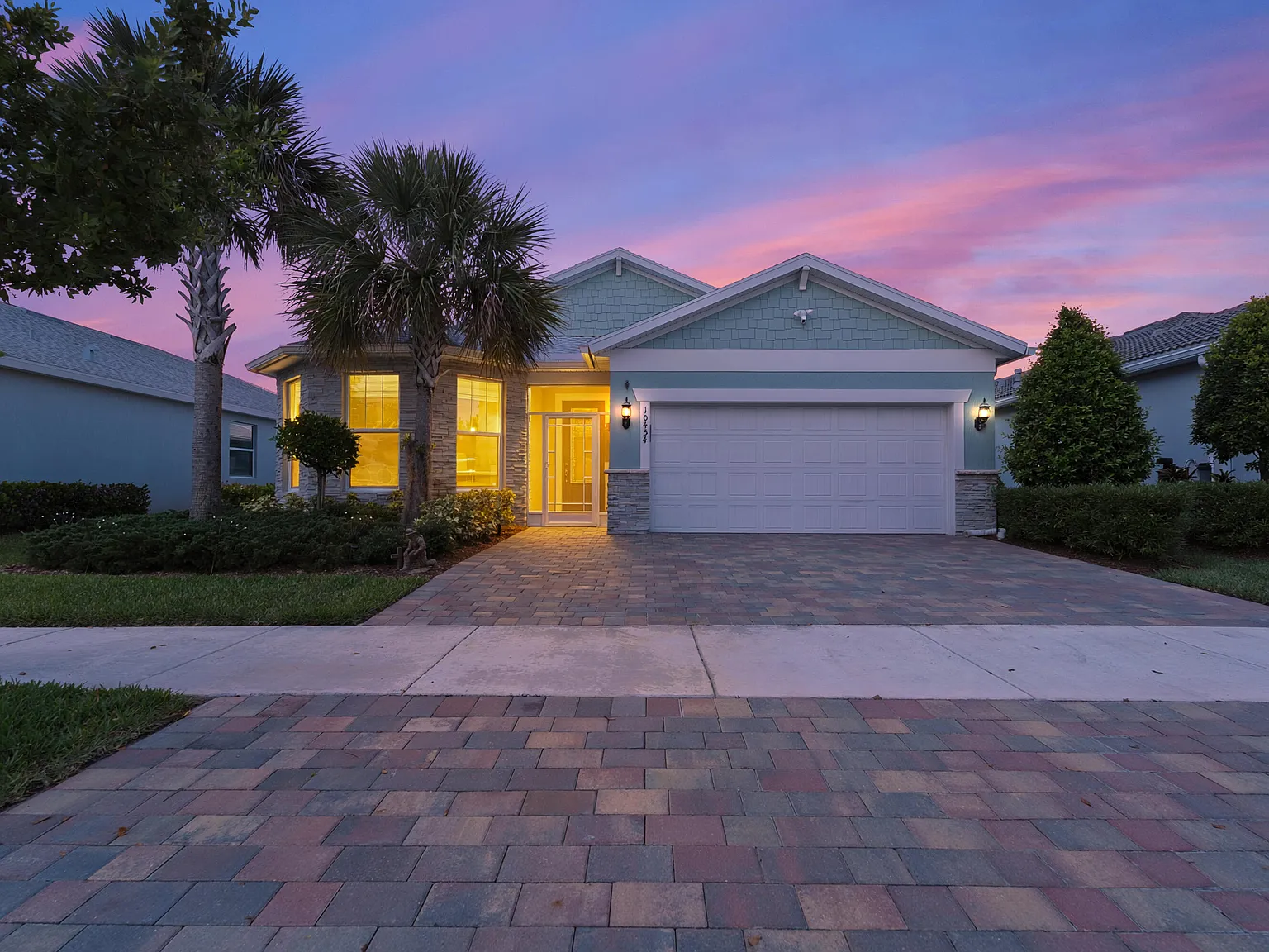3 bed, 2.0 bath, 1687 sqft, $2,600 — Photo 2