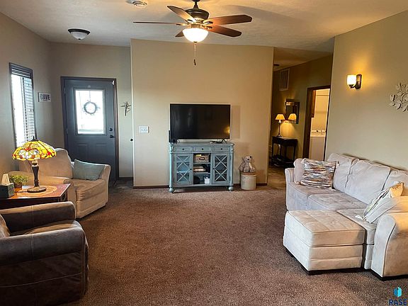 3rd image of 809 E El Dorado Ct