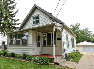 422 S 89th St, Milwaukee, WI 53214