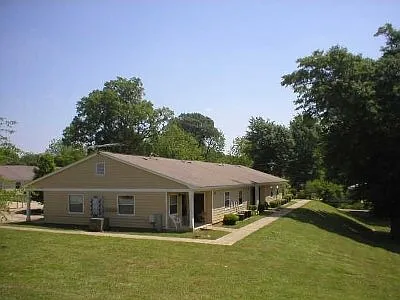 Building Photo - 145 Walnut St #25
