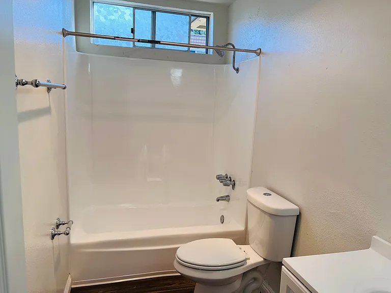 Oak Valley Apartments — Photo 51