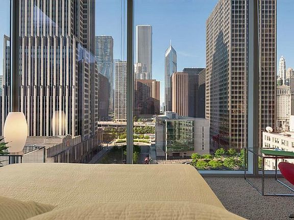 2nd image of 202 E Illinois St #1