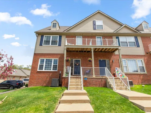 2070 Cloverly Ln, Ann Arbor, MI 48108