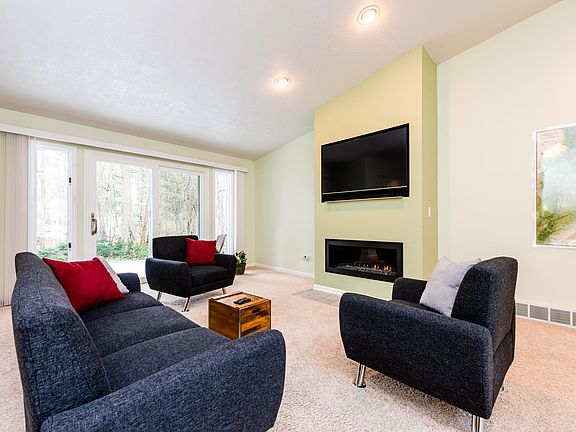 4th image of 1363 Catherine Cir