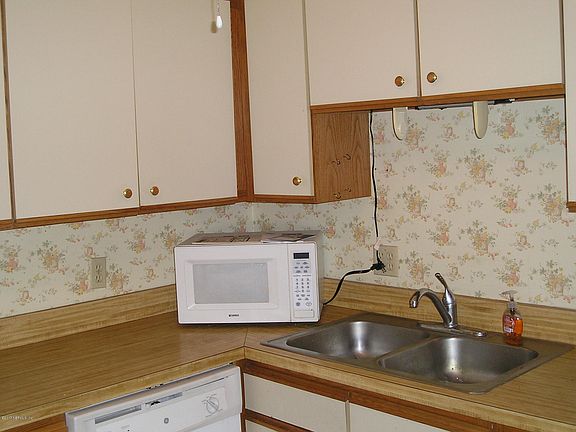 5th image of 1071 EDGEWOOD Avenue #606