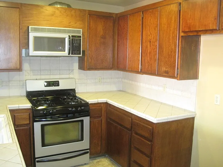 2441 Sylvian Ln — Photo 8