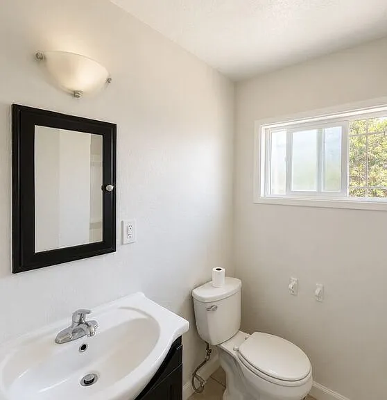 1512 W 103rd St — Photo 11