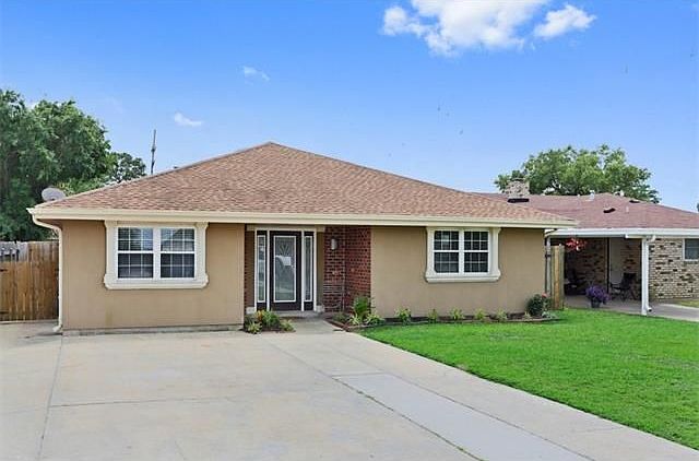 1st image of 3919 Lyndell Dr