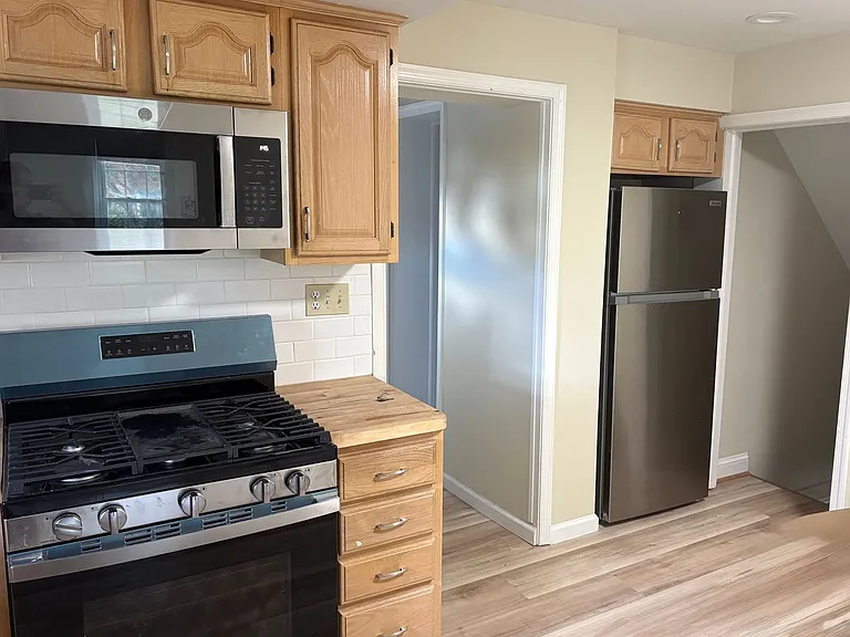 1011 Providence Rd — Photo 4