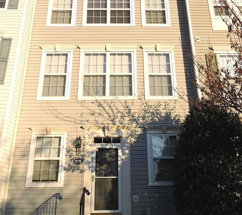 1st image of 21774 Jarvis Sq
