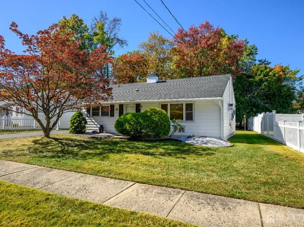 34 Kenmore Rd, Edison, NJ 08817