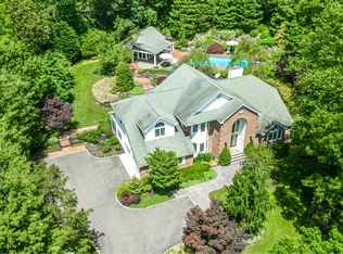 8 Bryan Meadow Path, Northport, NY 11768