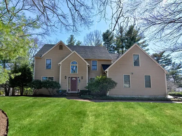21 Medbury Rd, North Attleboro, MA 02760