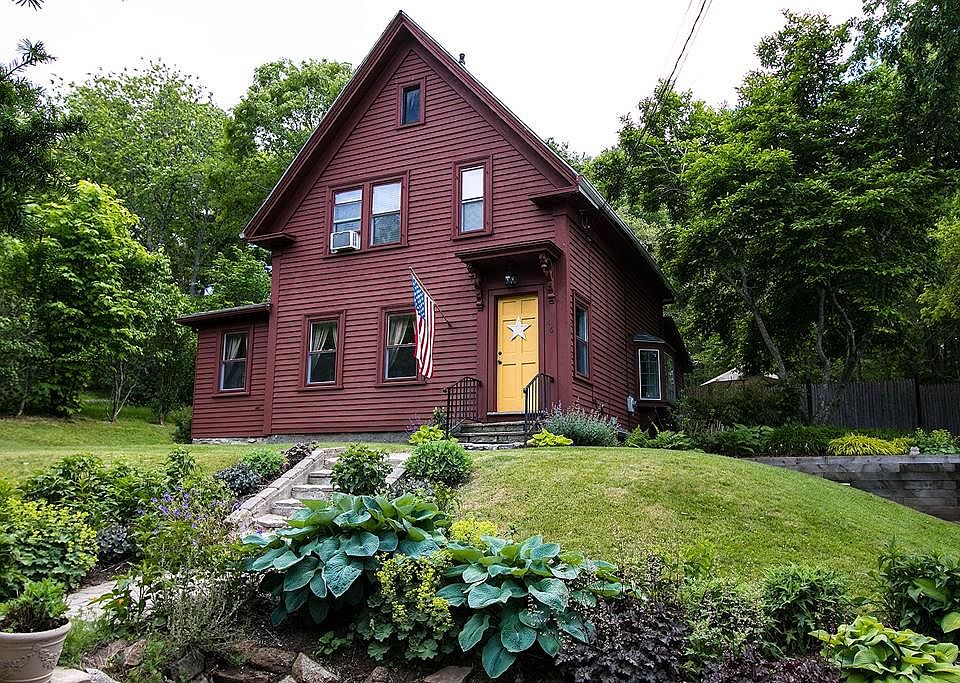 1st image of 566 Essex Ave