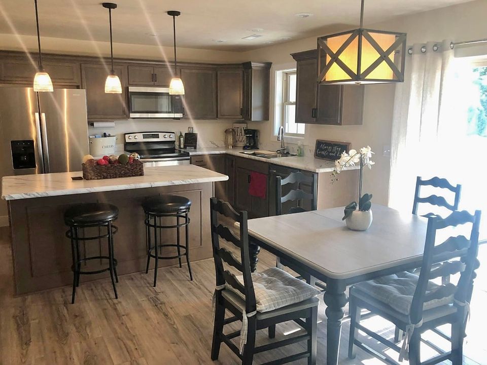 1st image of 424 E Tinsel Cir
