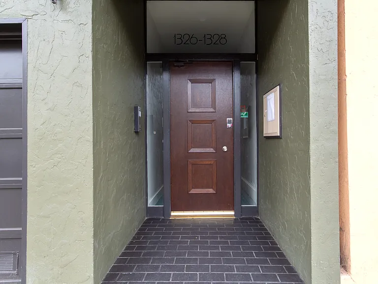 1326 Utah St #1 — Photo 11