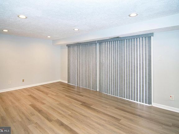 3rd image of 93 Kenwood Dr