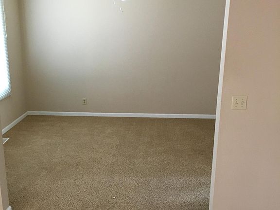 3rd image of 7326 Thorn Apple Ln
