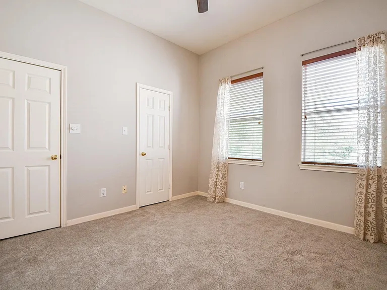 1813 Gillette St — Photo 19