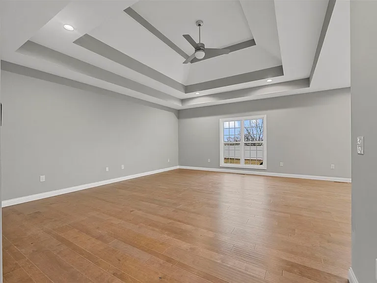 691 Denver Ln — Photo 6