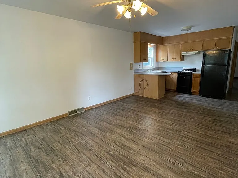 515 Mamie Eisenhower Ave — Photo 2