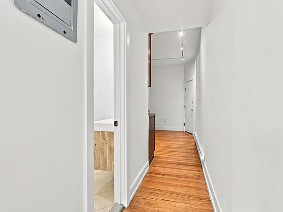 2nd image of 1001 Pine St APT 404