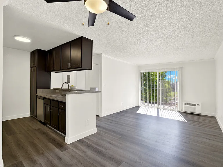 Monterra Ridge Apartments — Photo 28