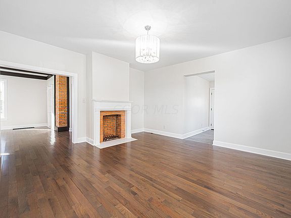 4th image of 6039 Harrisburg Pike
