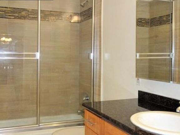 5th image of 1621 S Barry Ave #3