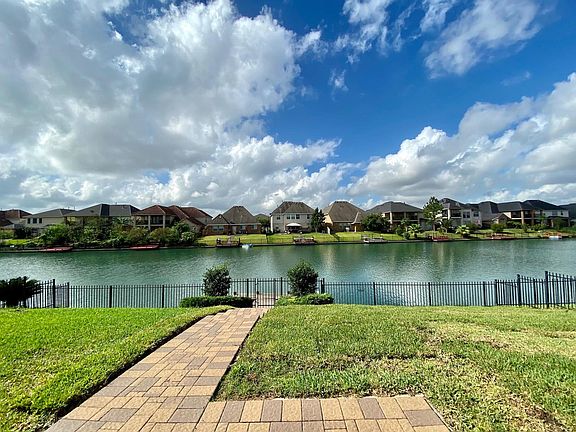 2nd image of 2330 Terracina Ct