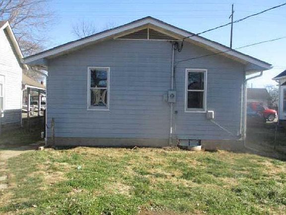 2nd image of 102 N Gladstone Ave