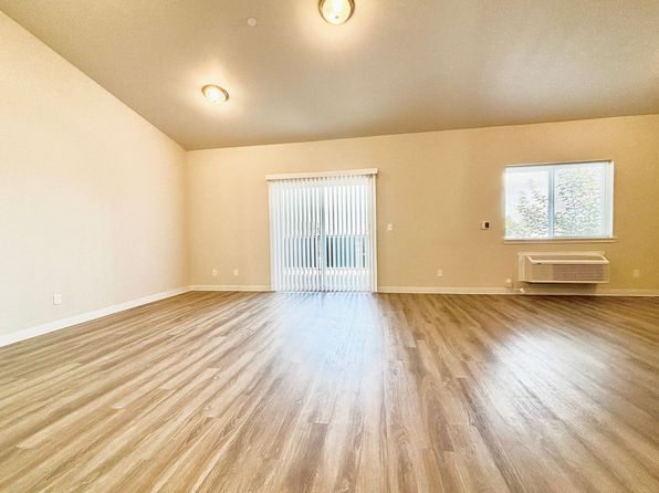 1070 Winfield St #B-202