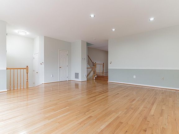 3rd image of 4745 Great Heron Cir